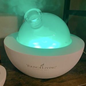 Limited edition white Aria - young living